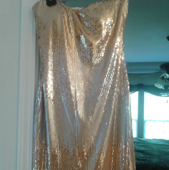 Beautiful sequins New Year's eve dress - Picture 4 of 4